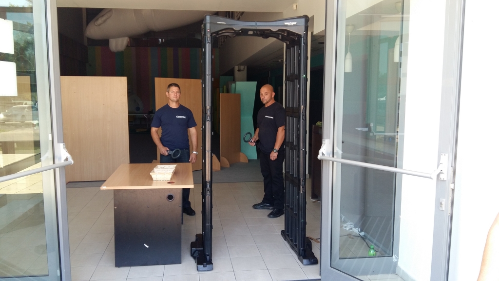 Fémdetektoros kapu beüzemelése és működtetése